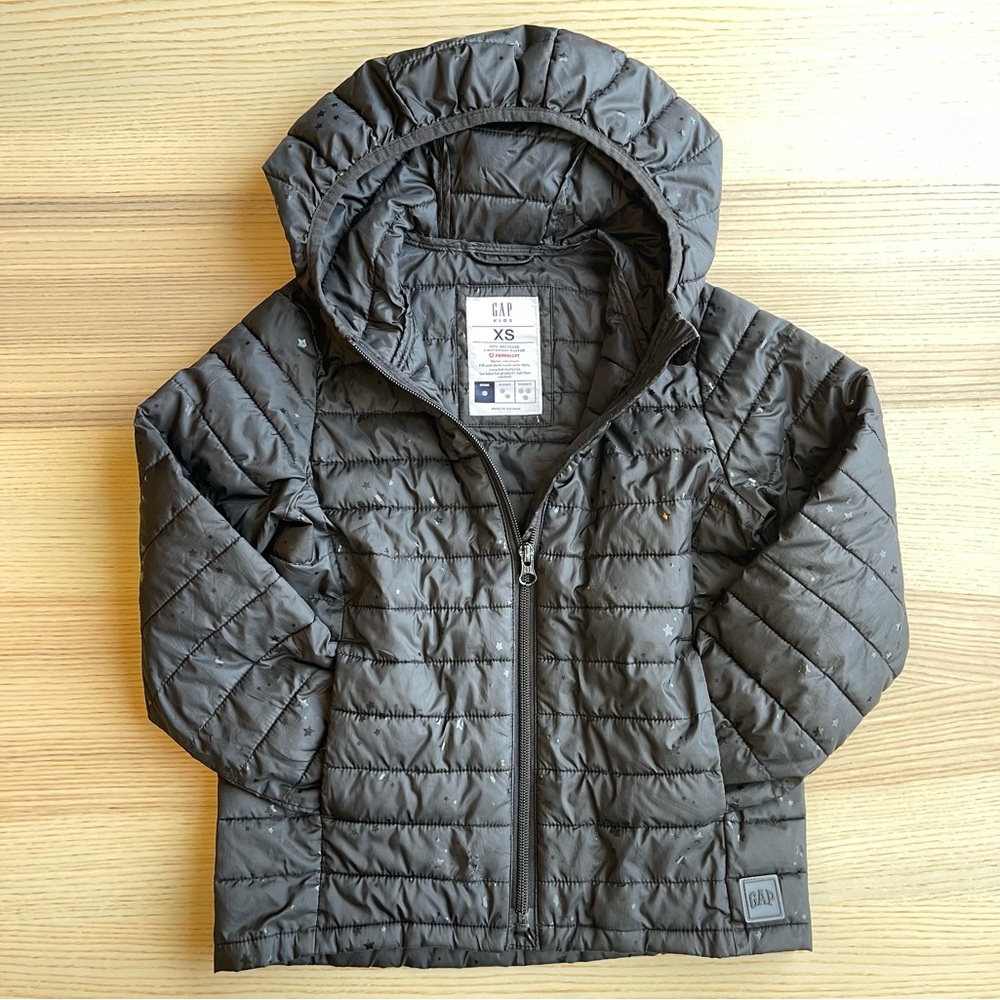 GAP Kids PrimaLoft black on black stars puffer jacket Unisex Size XS (4-5)